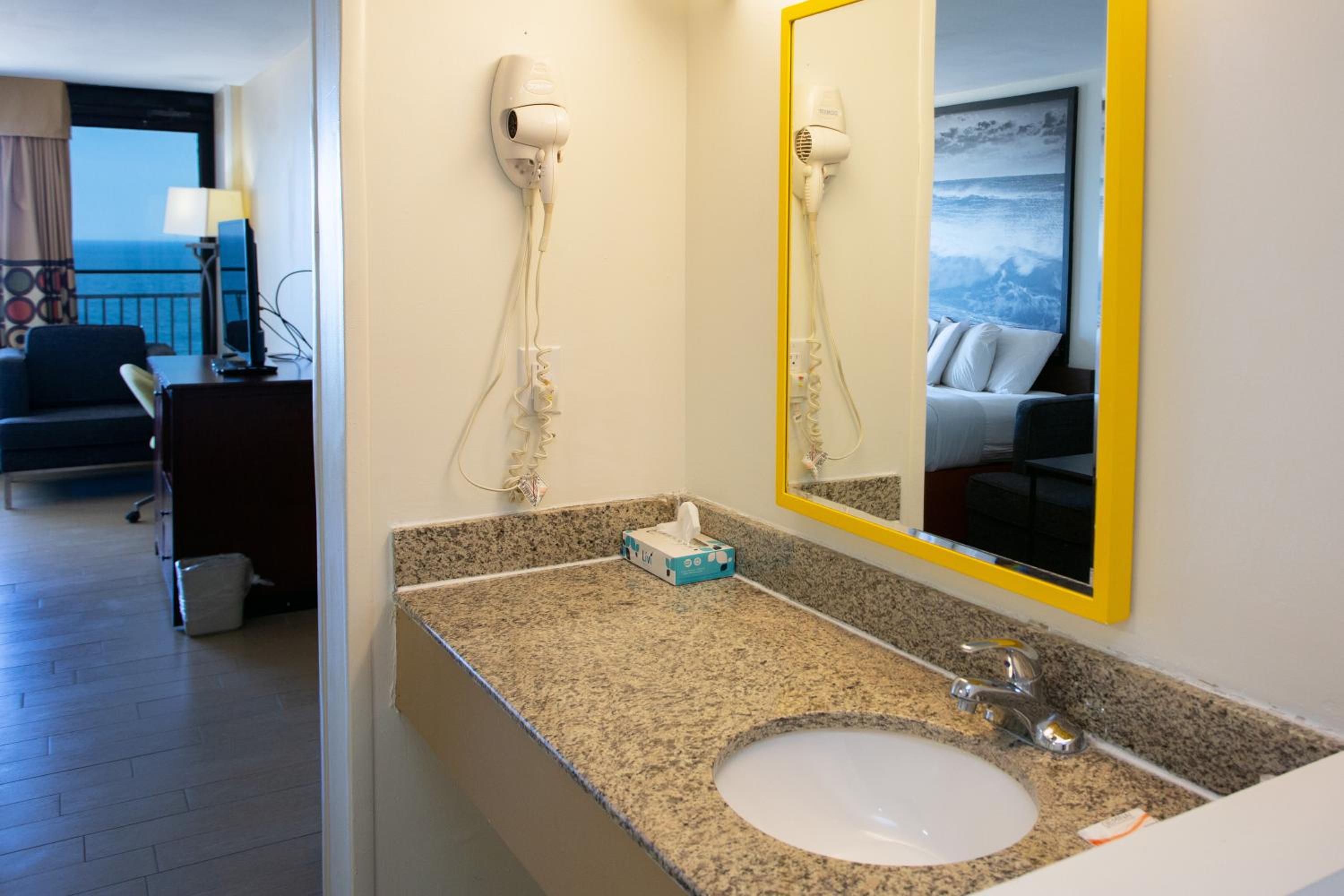 Superior, 2 Queen Beds, Ocean Front، Aqua Vista Resort Hotel 2/2