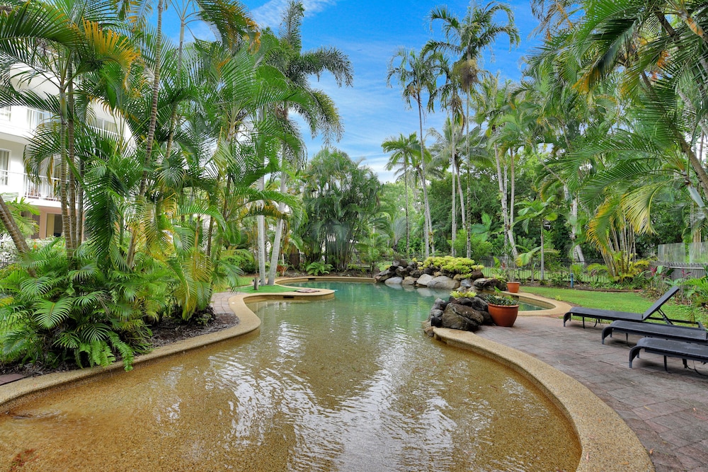 Golden Sands Beachfront Resort 55/70