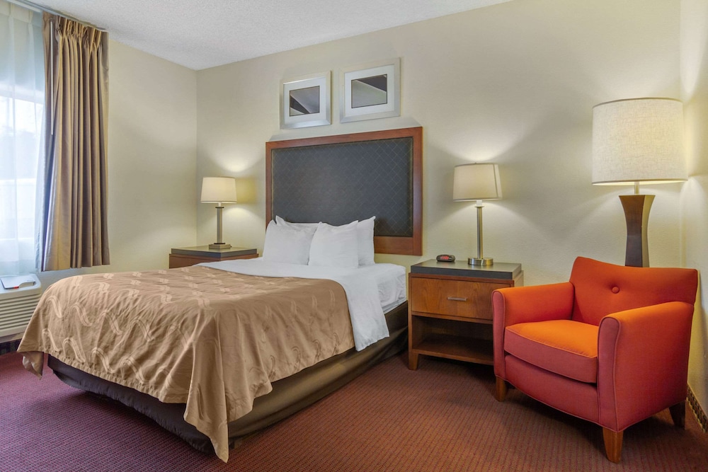 Spark by Hilton Lakewood Denver Southwest 24/54