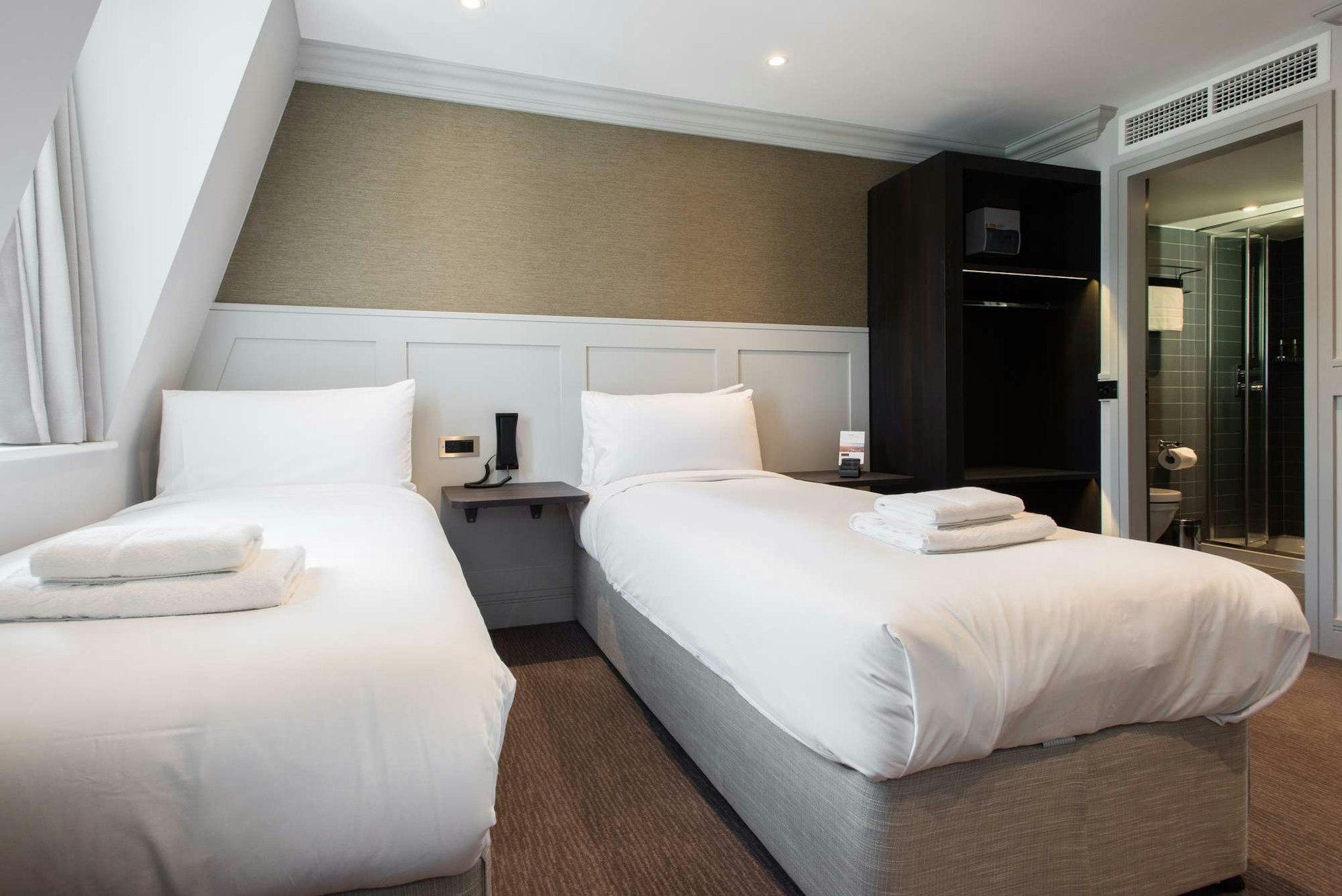 The Mowbray Court Hotel 9/43