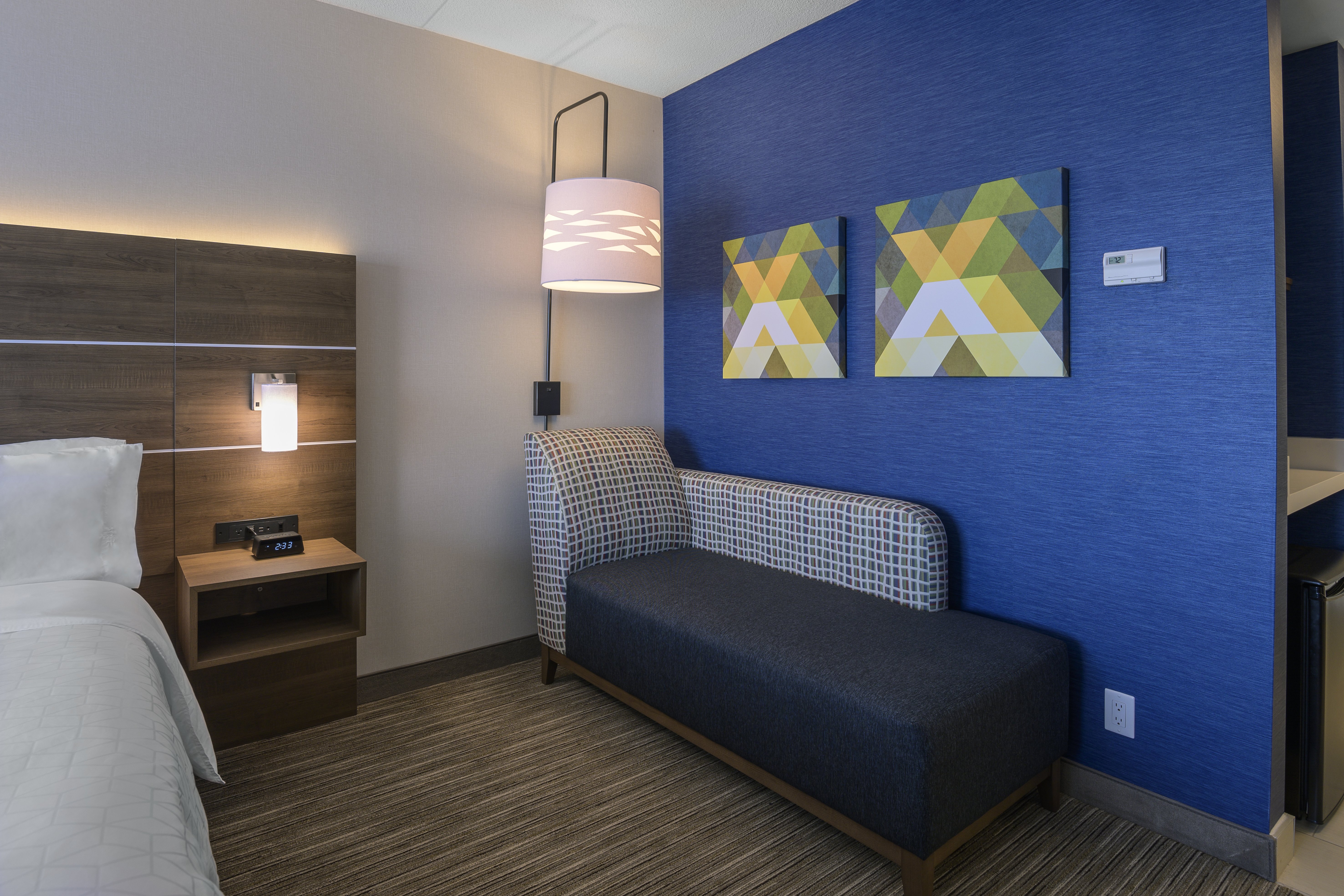 Holiday Inn Express Hotel Suites North Bay 55/75