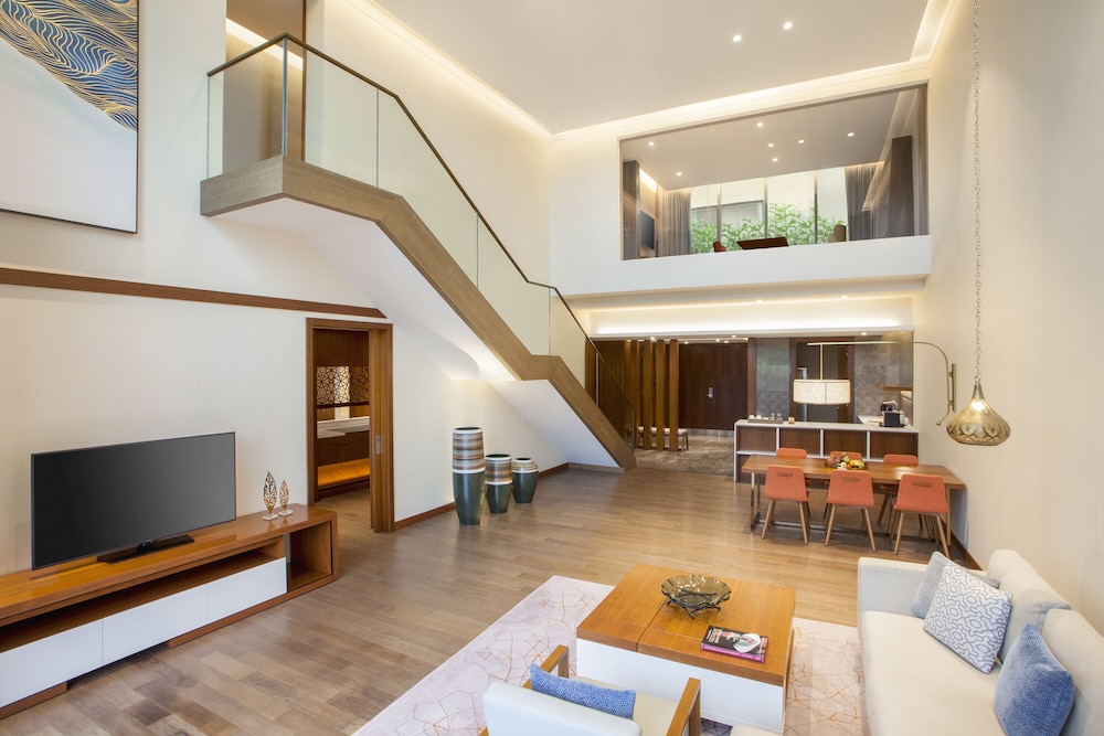 GRAND HYATT KOCHI BOLGATTY 8/71