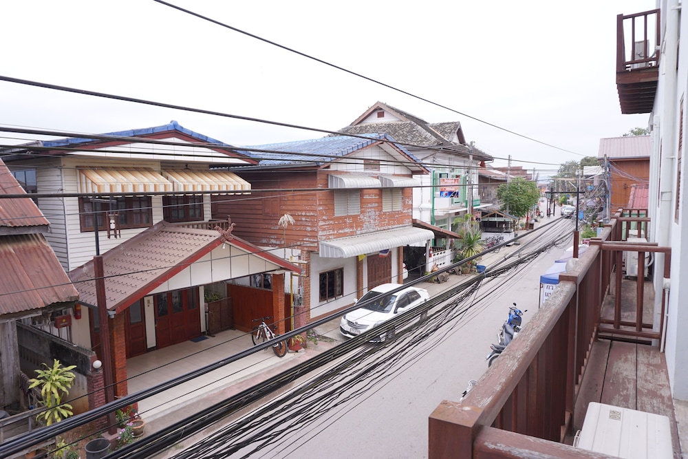 Sri Chiangkhan Hotel 2/44