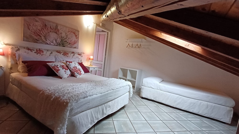 Room at ALCANTARA NATURA RESORT, GRANITI