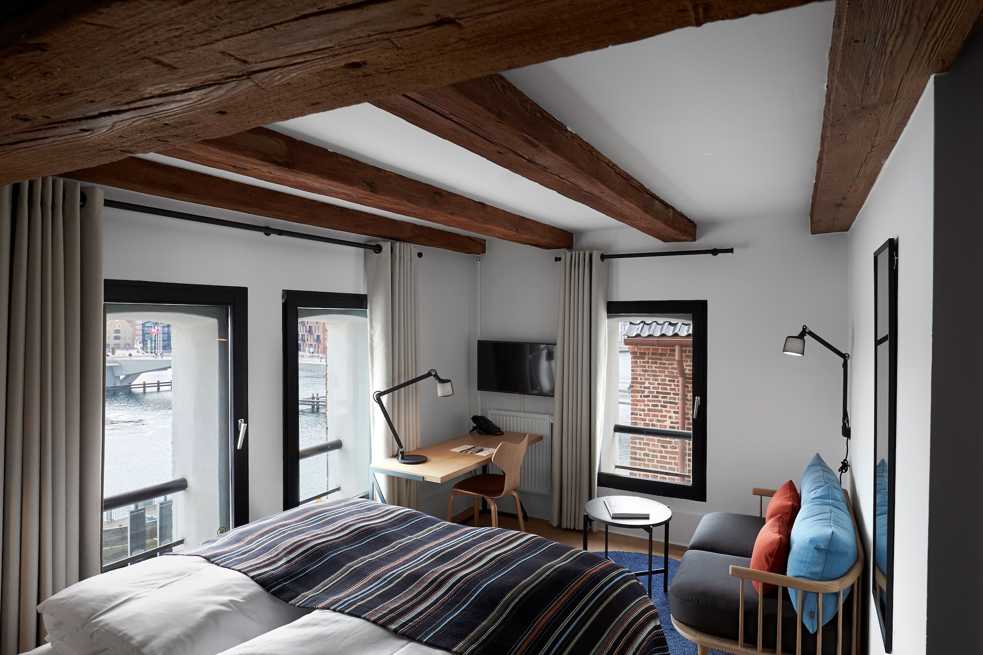 EXECUTIVE, DOUBLE BED, WITH VIEW