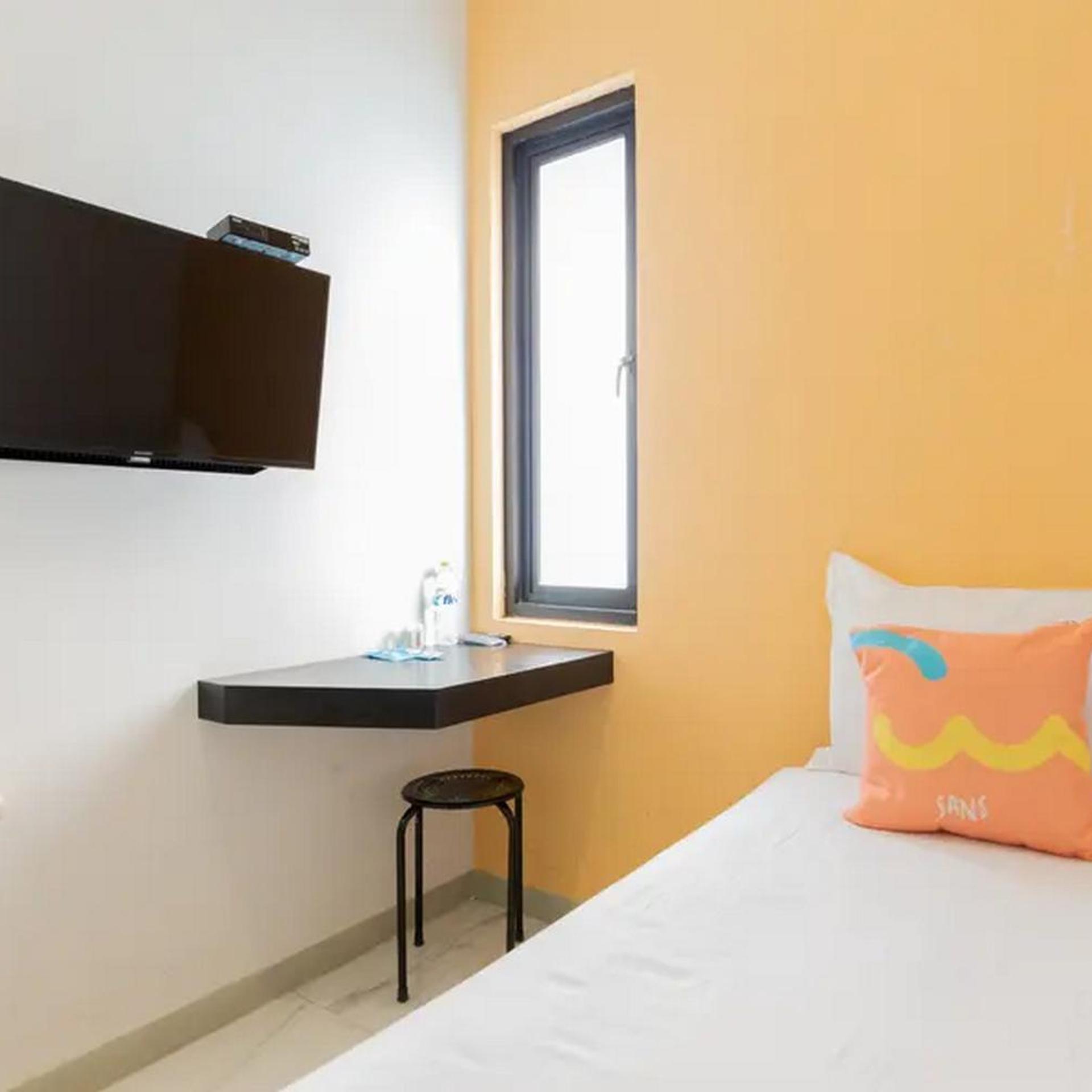 Sans Hotel Box Mansion Surabaya 32/65