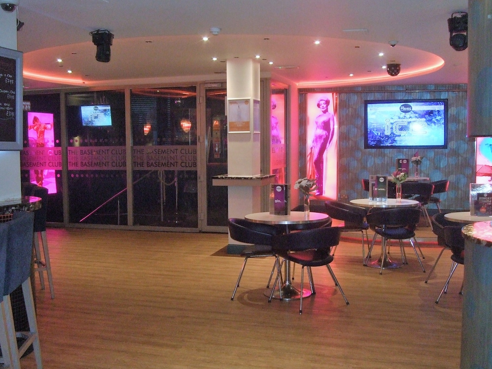 Legends Hotel Brighton 52/67