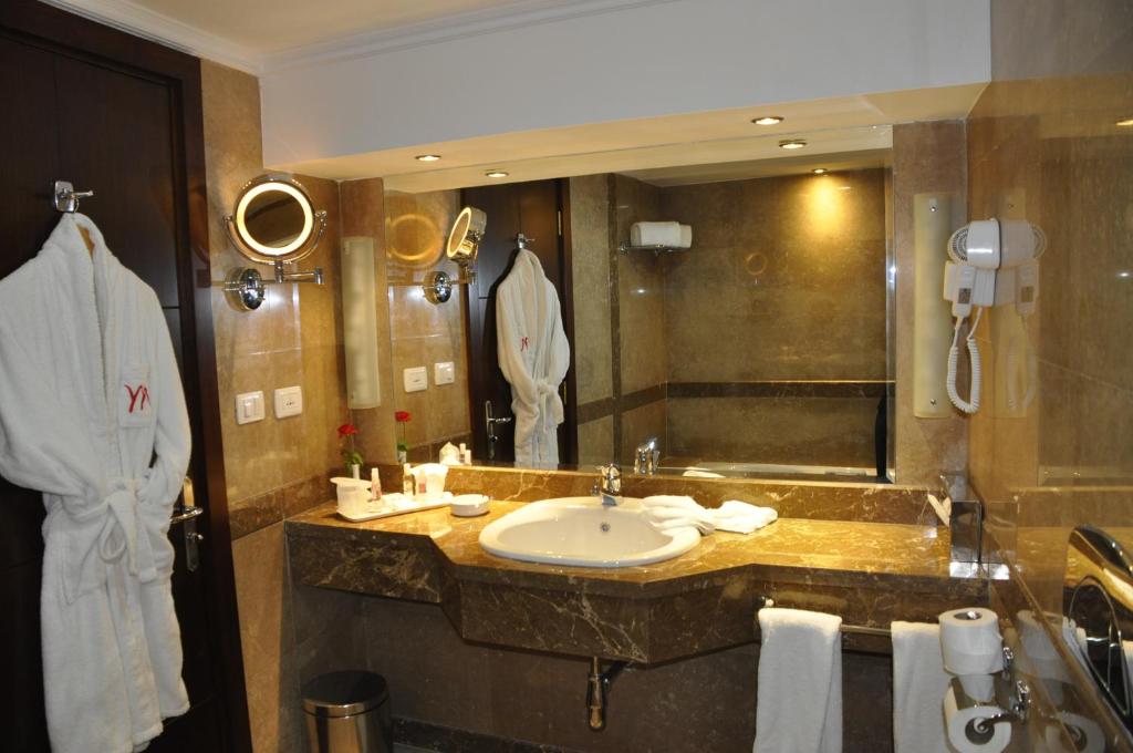 غرفة ديلوكس ثلاثية بإطلالة على النهر، Aracan Eatabe Luxor Hotel 4/4