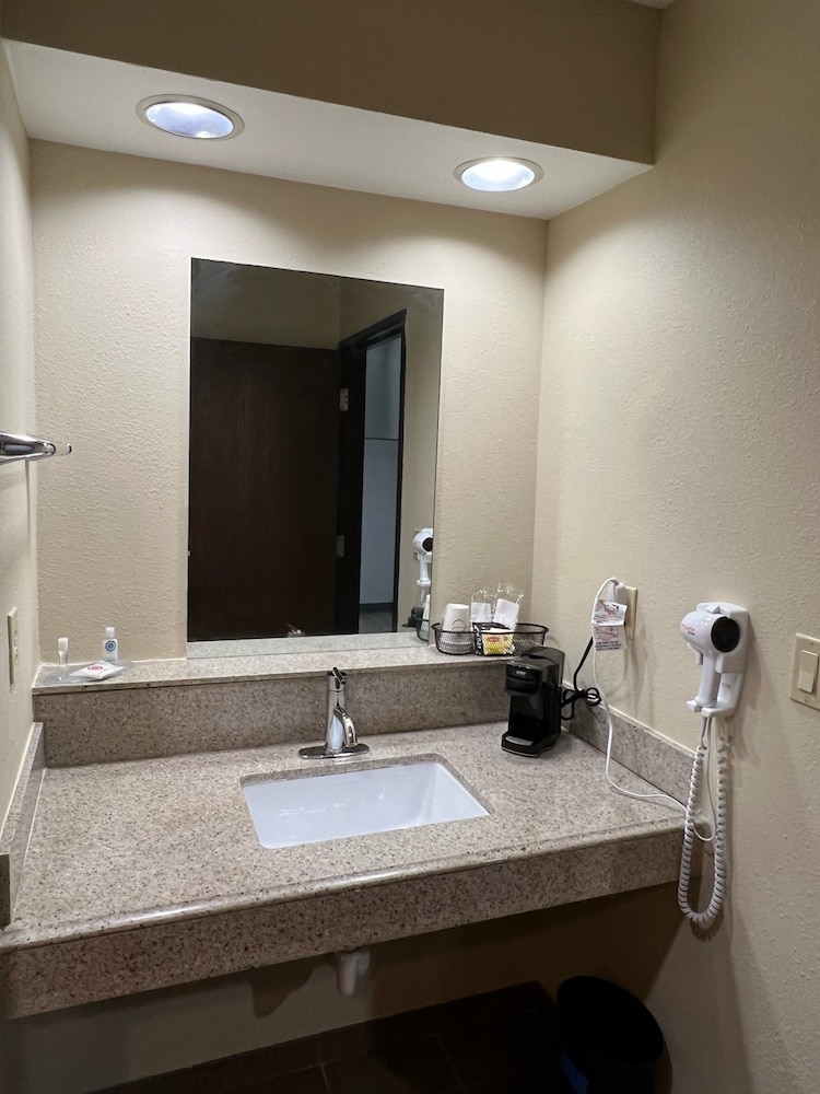 Hometowne Studios Suites Washington 31/43