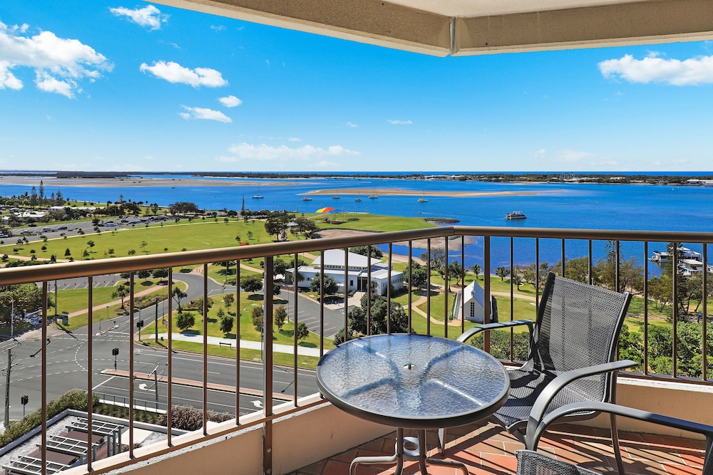 Palmerston Tower Holiday Apartments 22/36