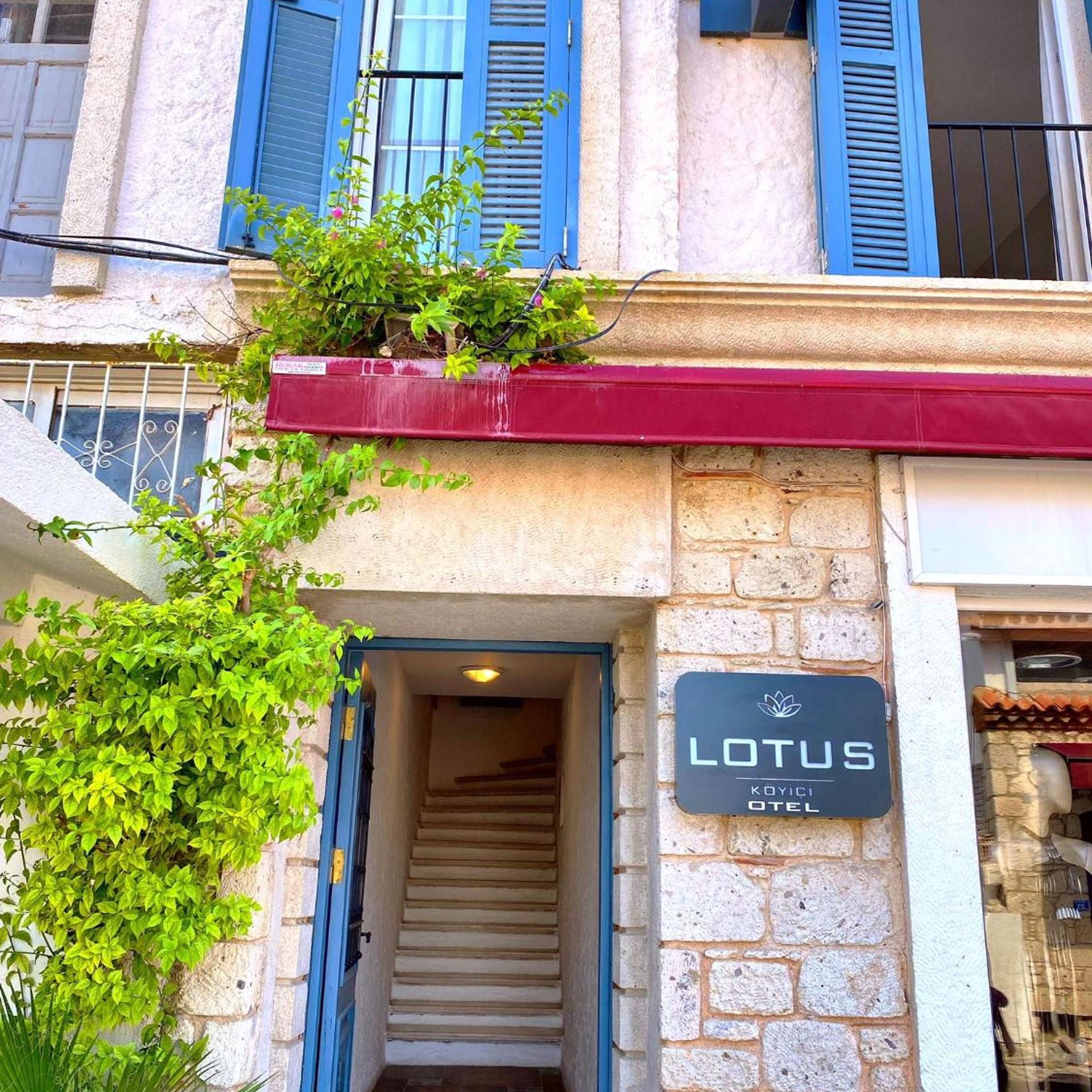 Lotus Koyici Hotel 1/17