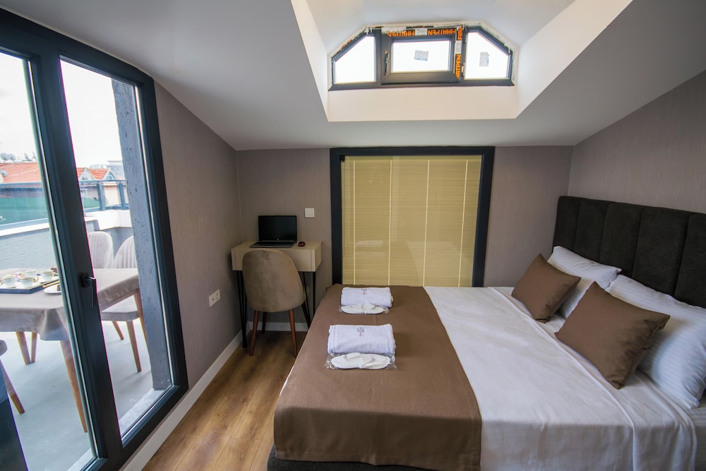 Luxury Life Suites 13/50