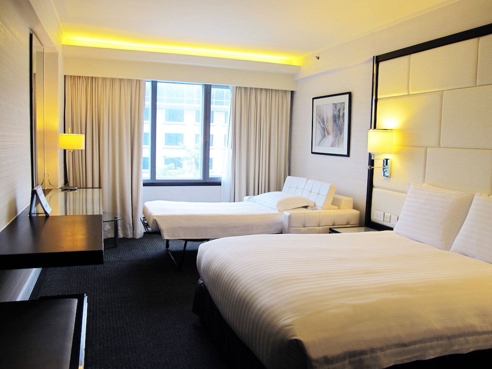 Regal Airport Hotel 16/67