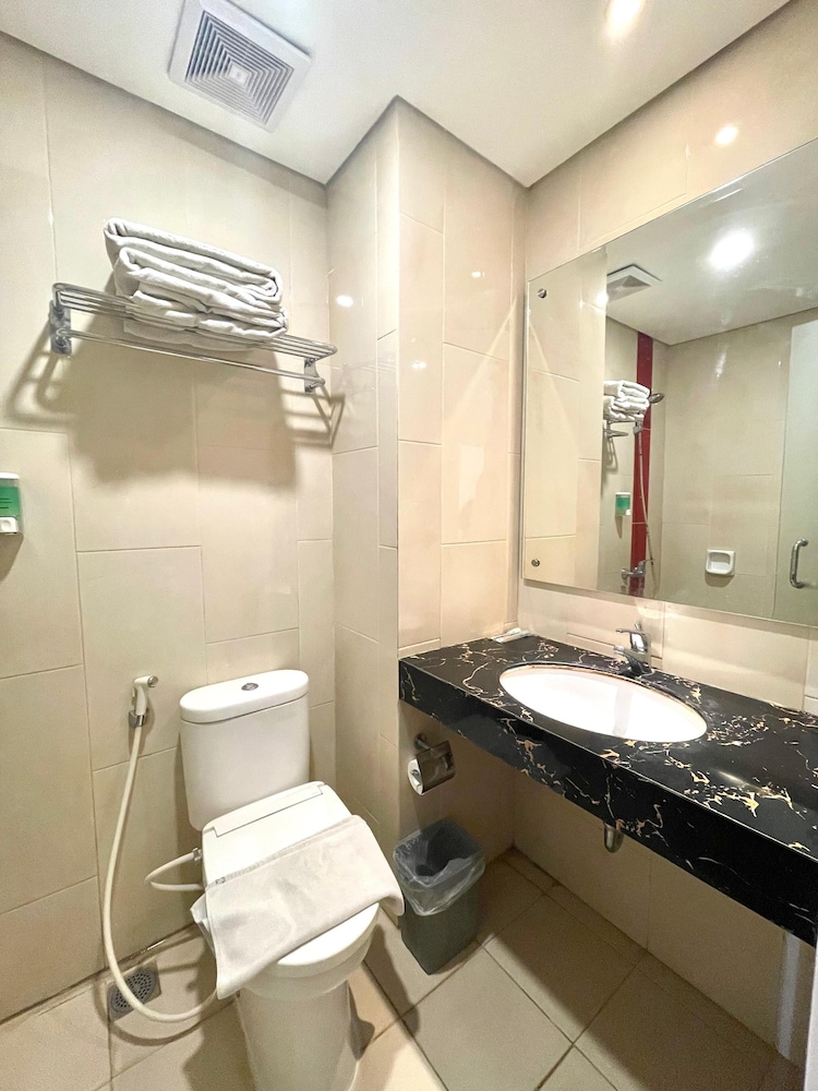 Brothers inn Babarsari 33/33
