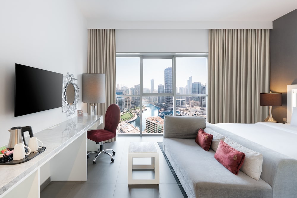 SUPERIOR, KING BED, MARINA VIEW