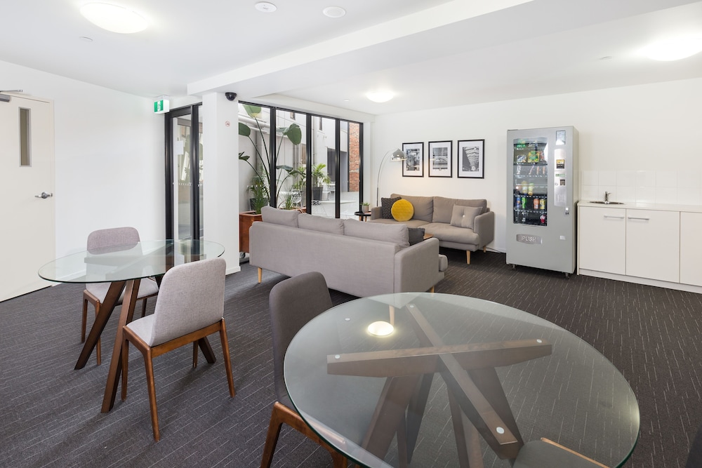 Quality Apartments North Melbourne 41/54