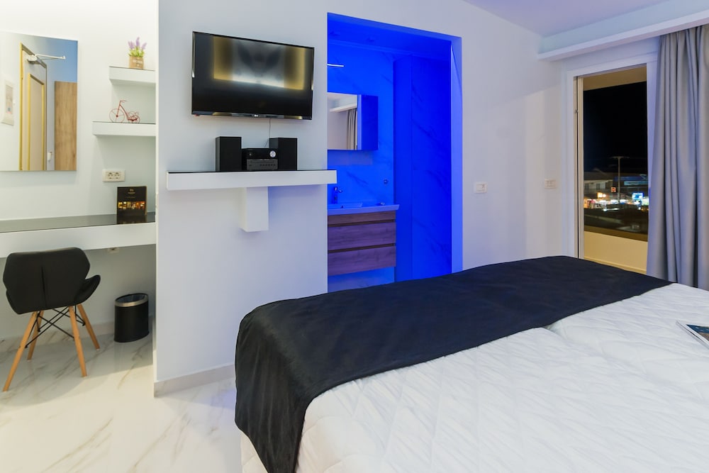 Ionis Art Hotel 16/51