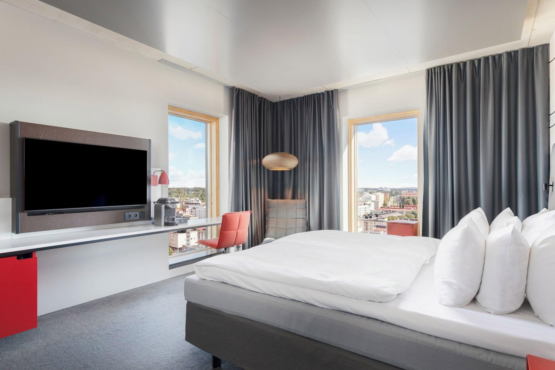 Solo, Supreme, King Bed