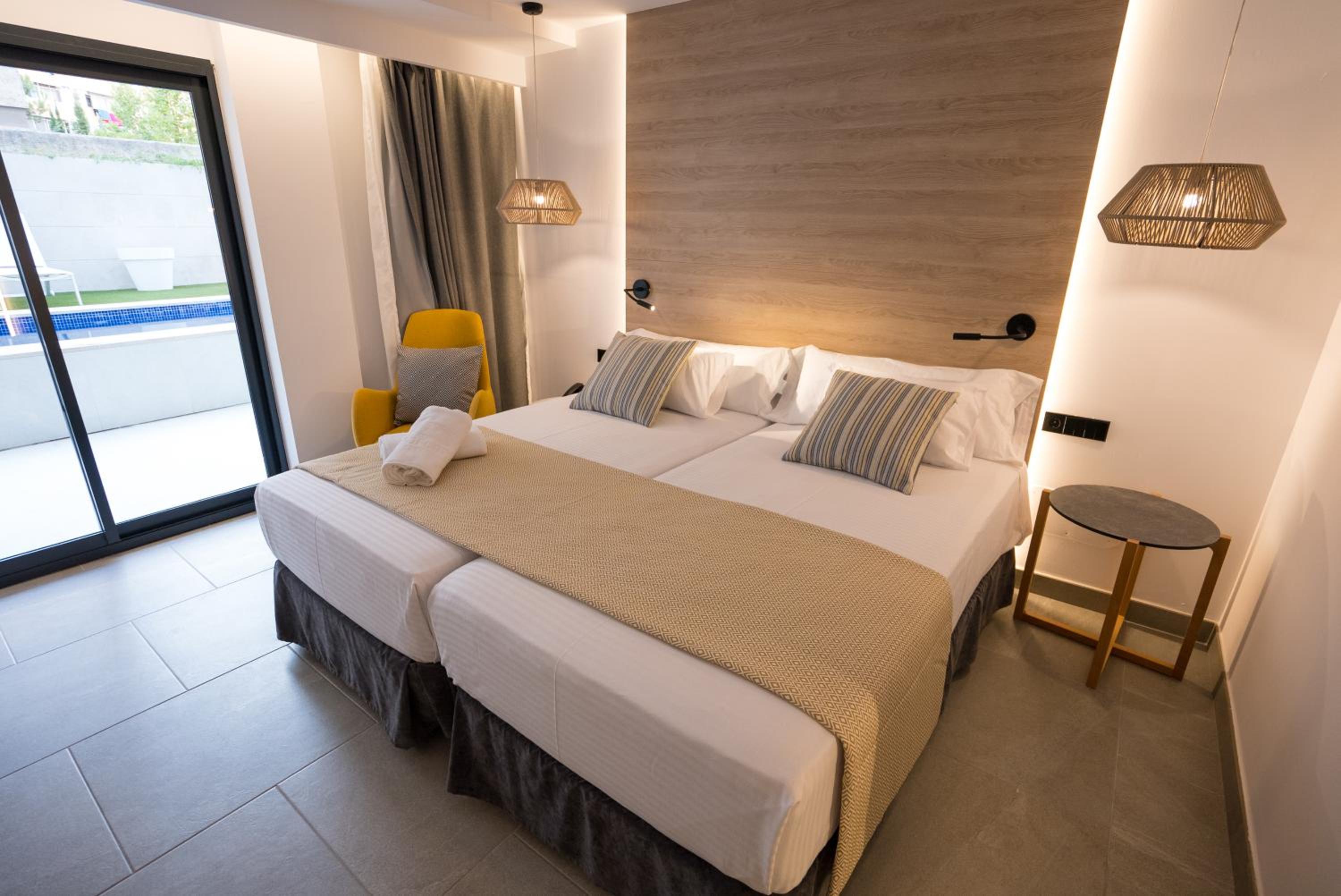 Swim Up, Junior Suite