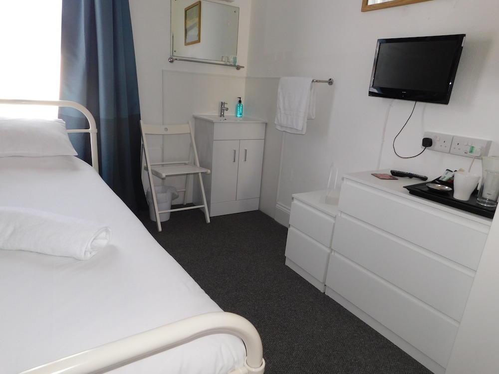 St. Weonards Hotel 17/33