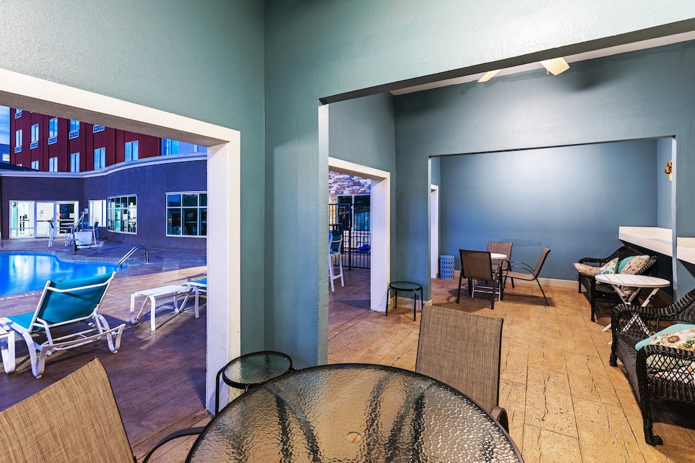 Holiday Inn Express & Suites Houston Space Ctr - Clear Lake 38/50