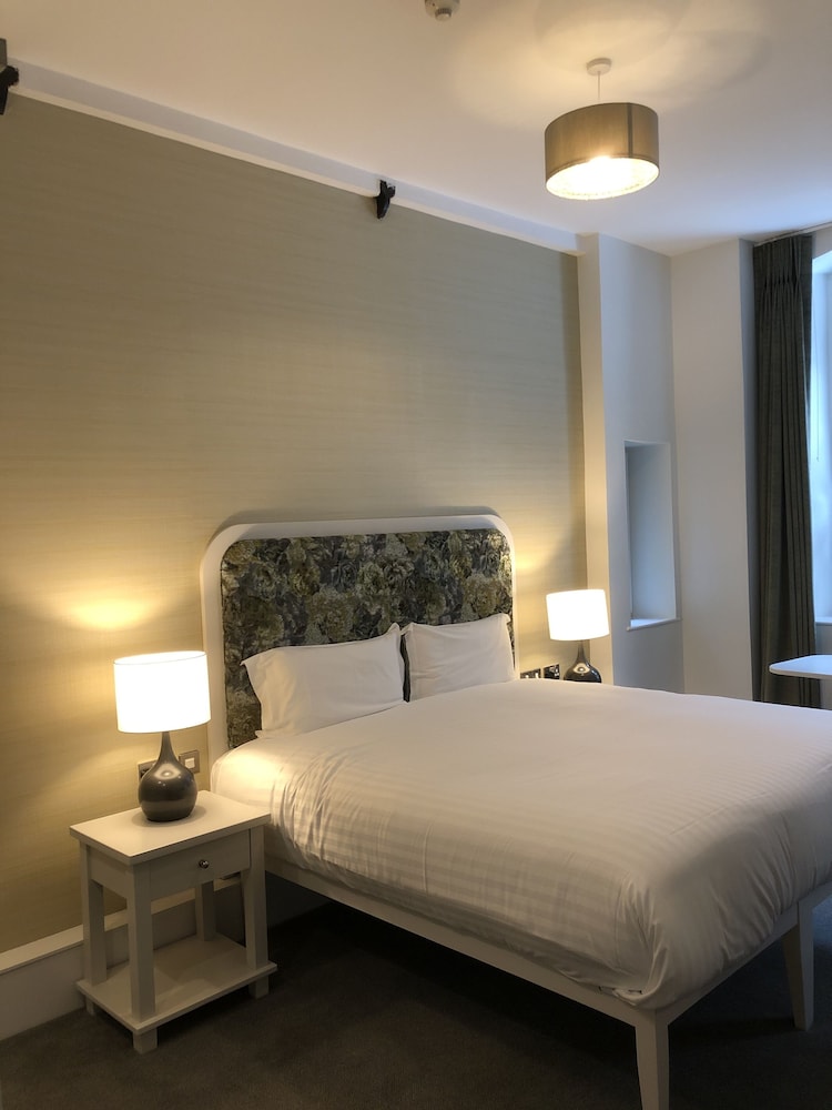 SUPERIOR, DOUBLE BED