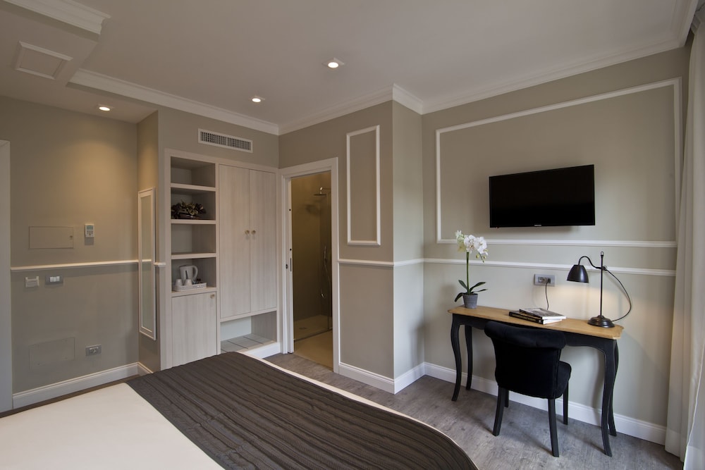 Seven Suites 39/58