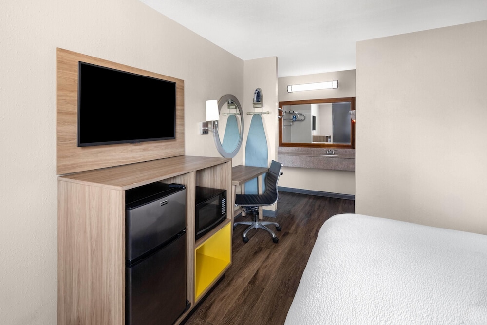 Days Inn By Wyndham College Park Airport Best Road 22/55