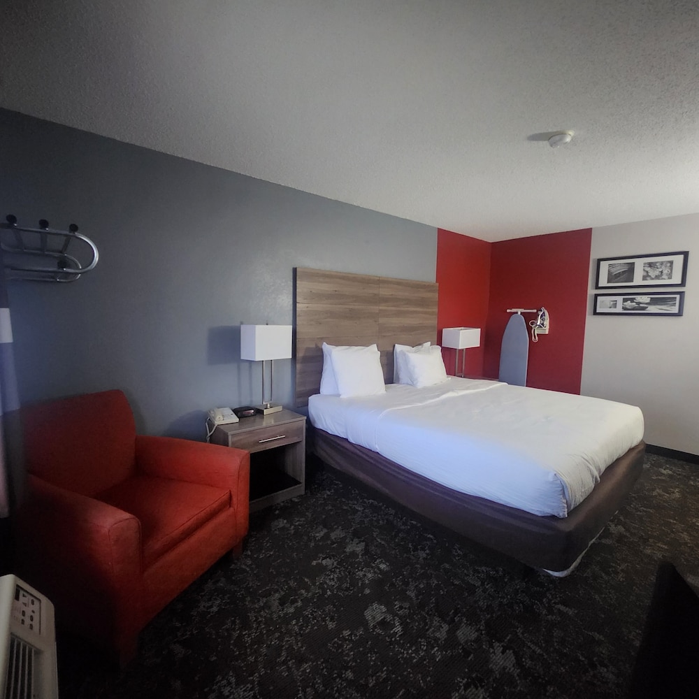 ROOM, KING BED, KITCHENETTE