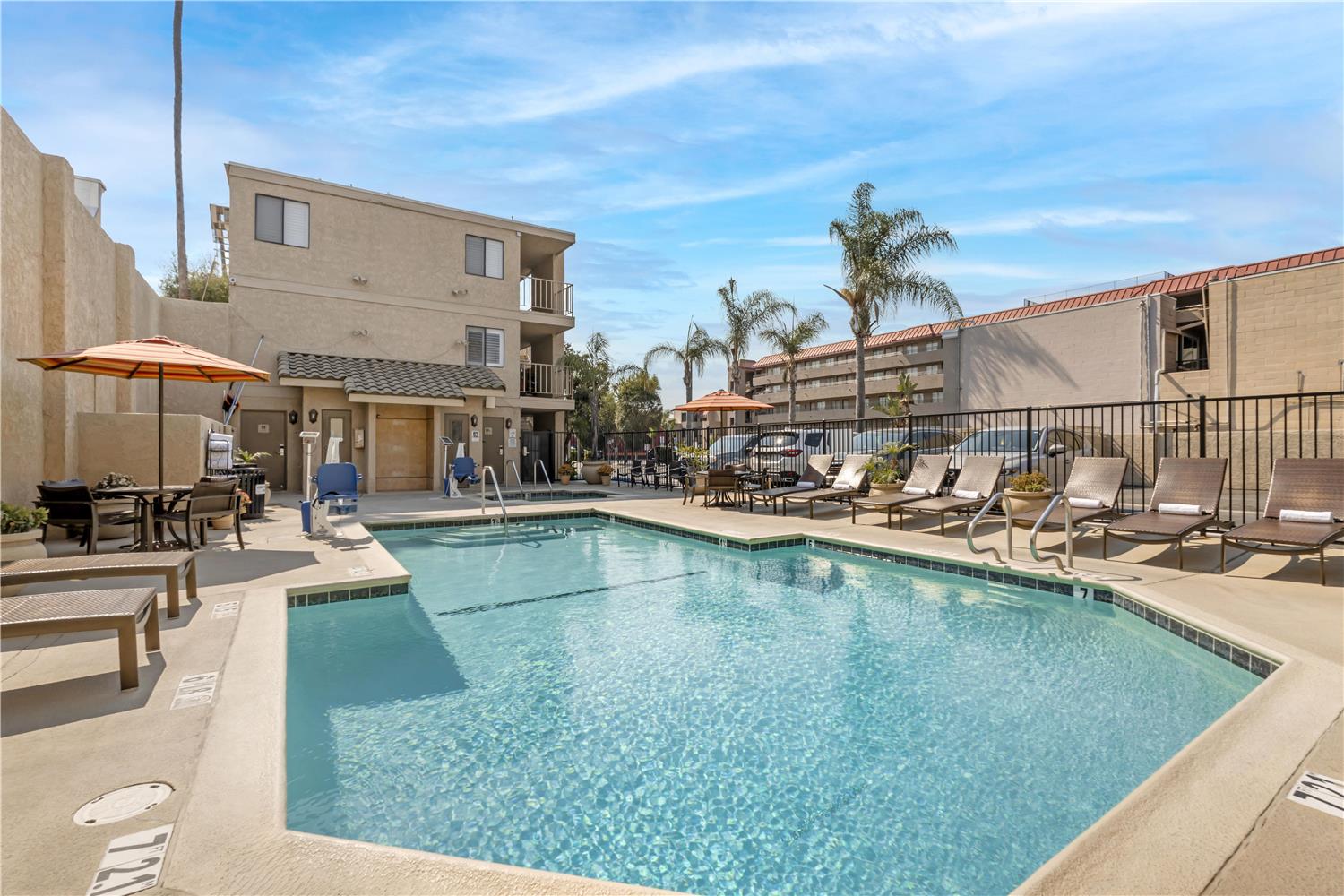 Best Western Plus Anaheim Inn 40/59
