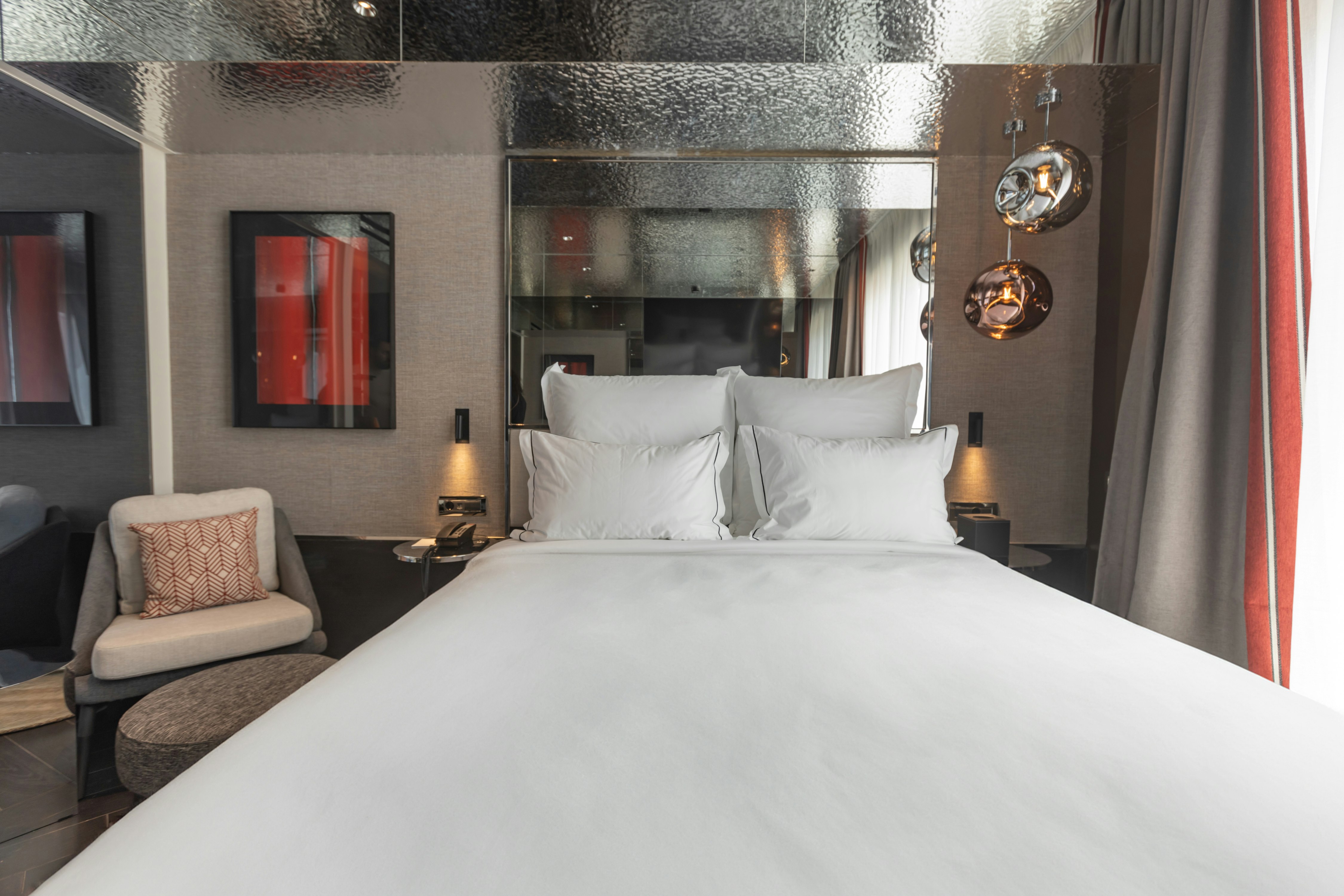 GUEST ROOM, QUEEN BED