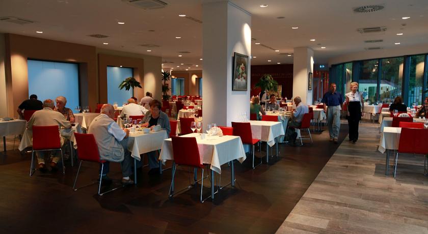 Zdraviliski Dvor Adults only +14 49/62