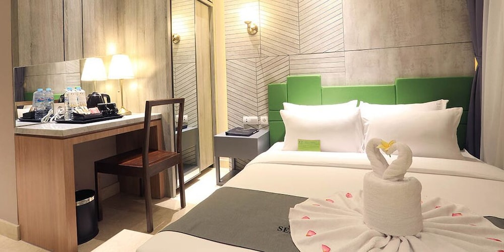 Menteng Park Exclusive Emerald 67/68