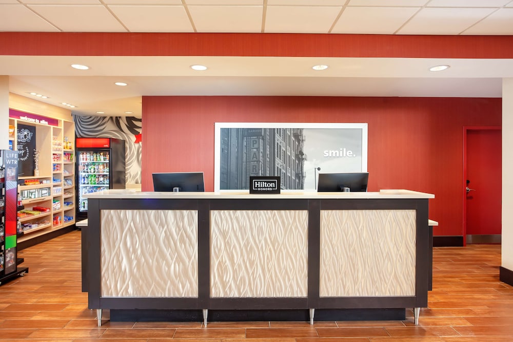 Hampton Inn and Suites Niles Warren OH 13/77