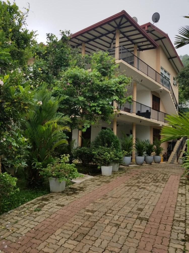 Coral Palm Villa And Apartment 45/50