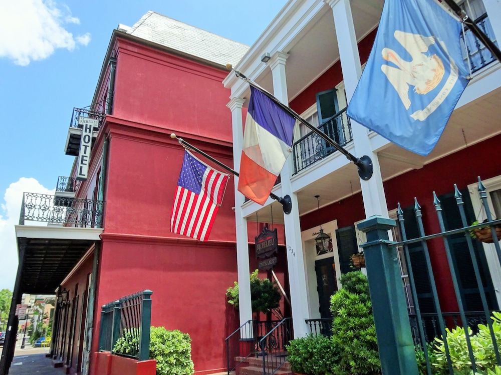 Le Richelieu In The French Quarter 4/54