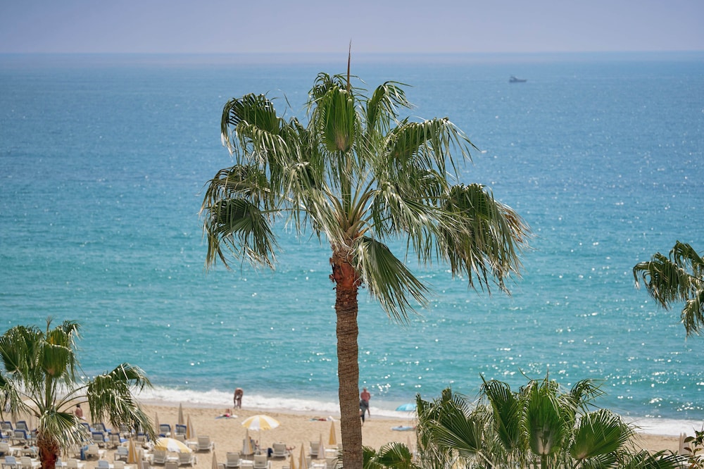 Elysee Beach Hotel 44/50