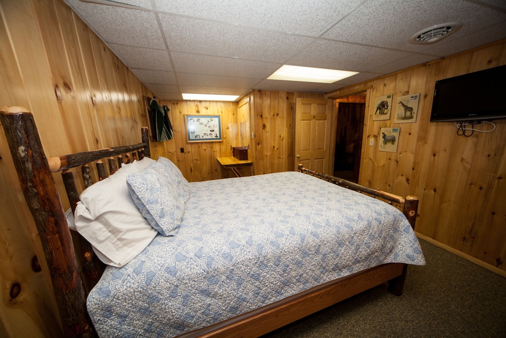 Log Cabin Lodge Suites 15/68