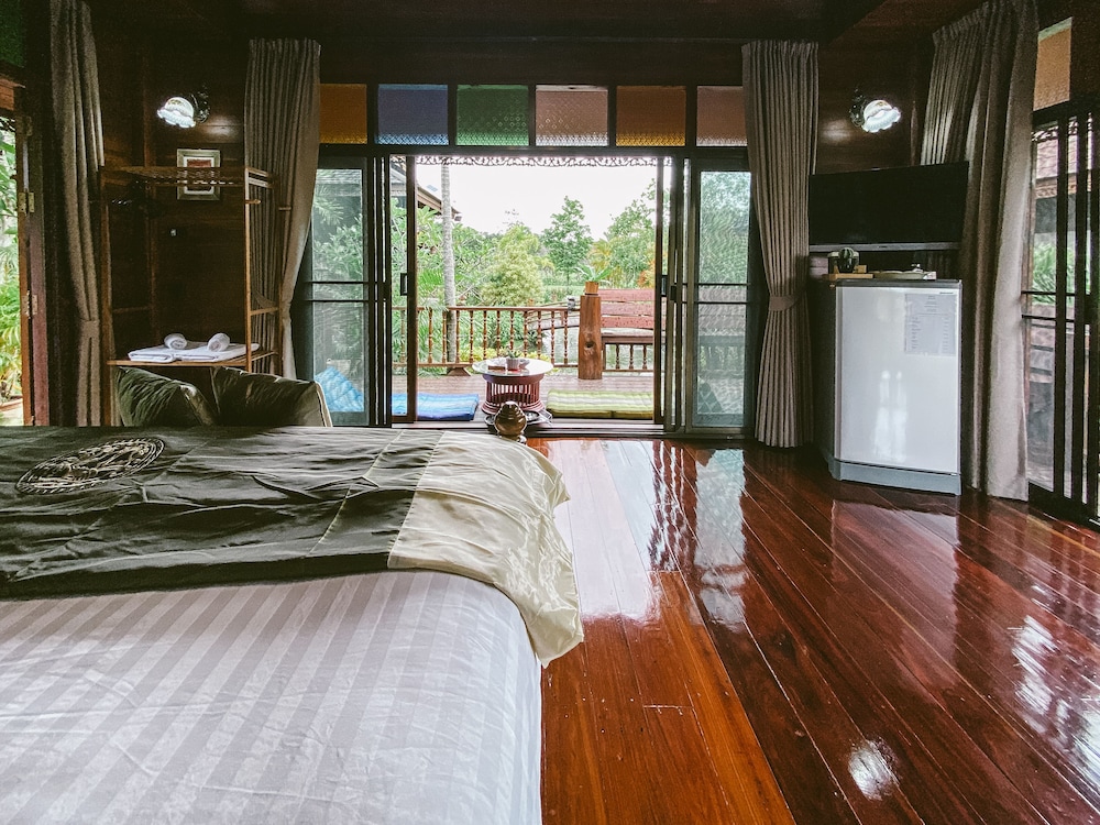 Rommai Villa 10/50