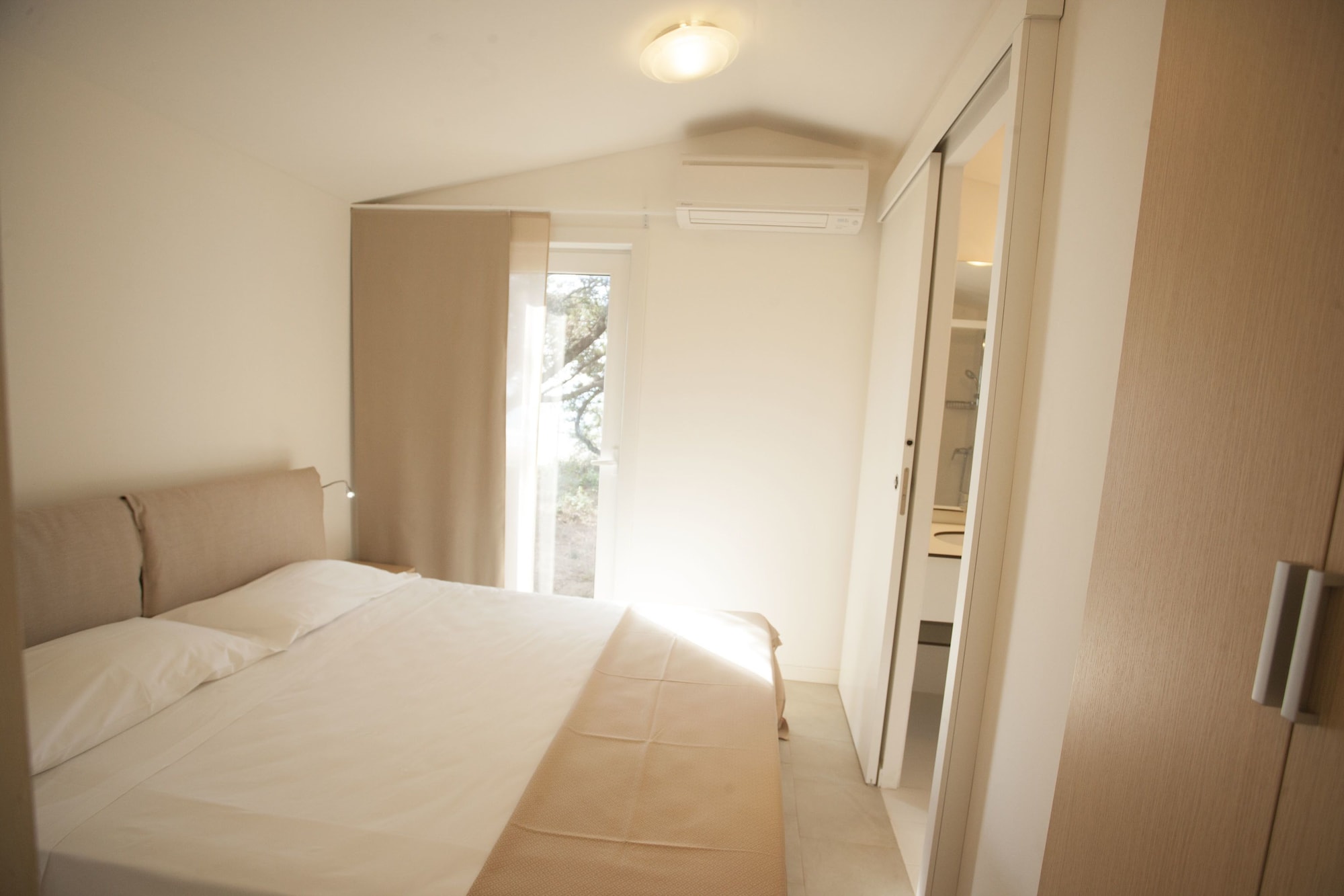 2 Bedrooms, Premium, Bungalow, Queen and Twin Beds, Sofa, Garden Area