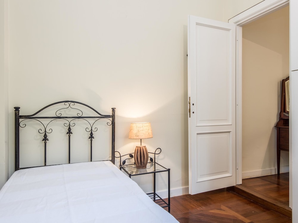 RSH Luxury Vatican Four Bedroom Apartment 17/36