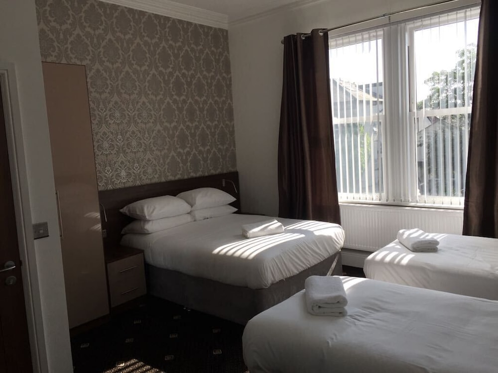 Marlborough Hotel 7/42