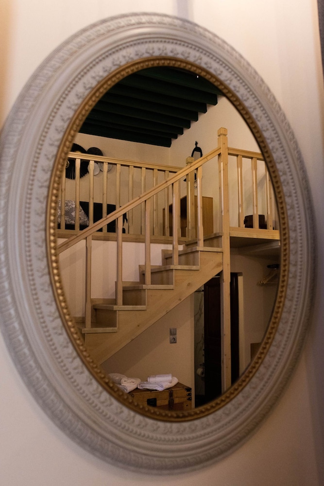 April Luxury Suites 28/50