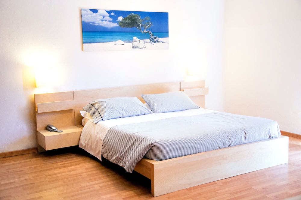 ROOM, QUADRUPLE, BALCONY