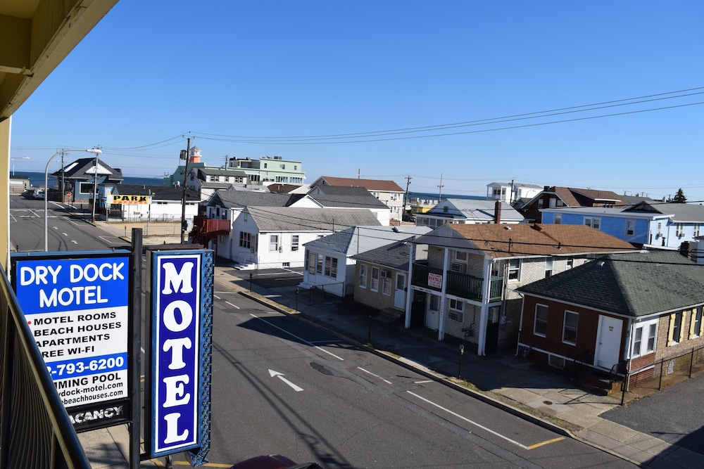 Dry Dock Motel 29/44