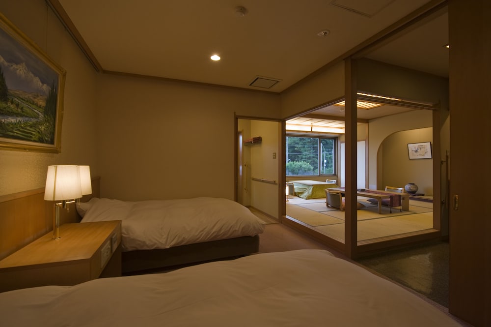 Ooike Hotel 13/50