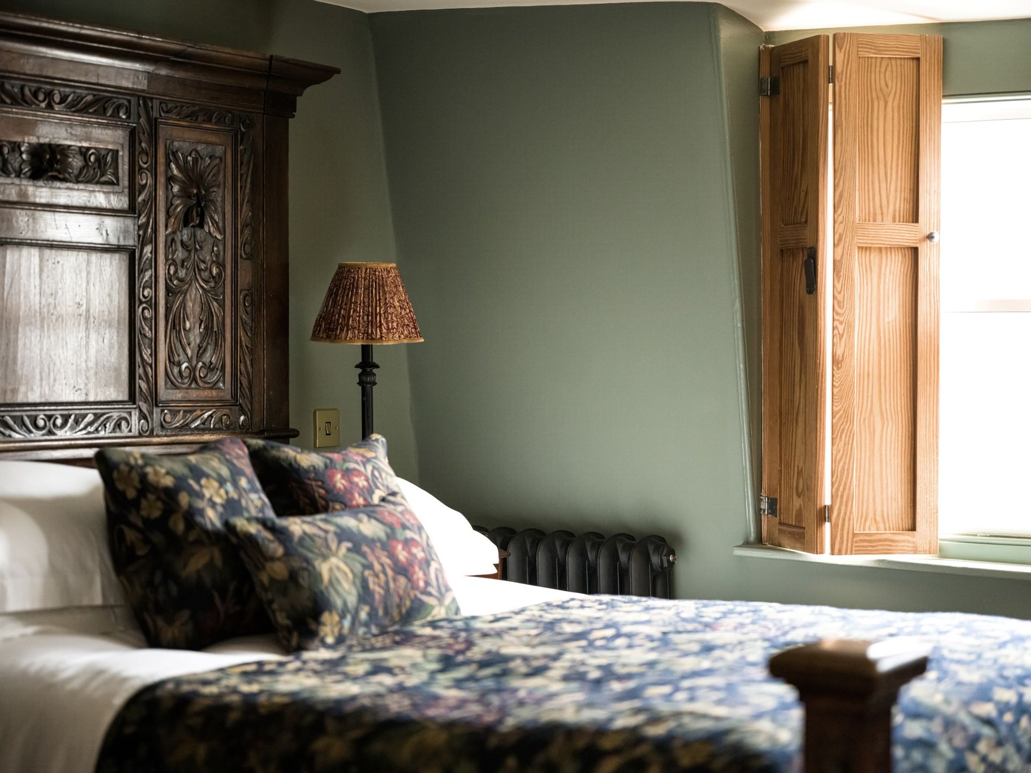 CLUB, DOUBLE BED