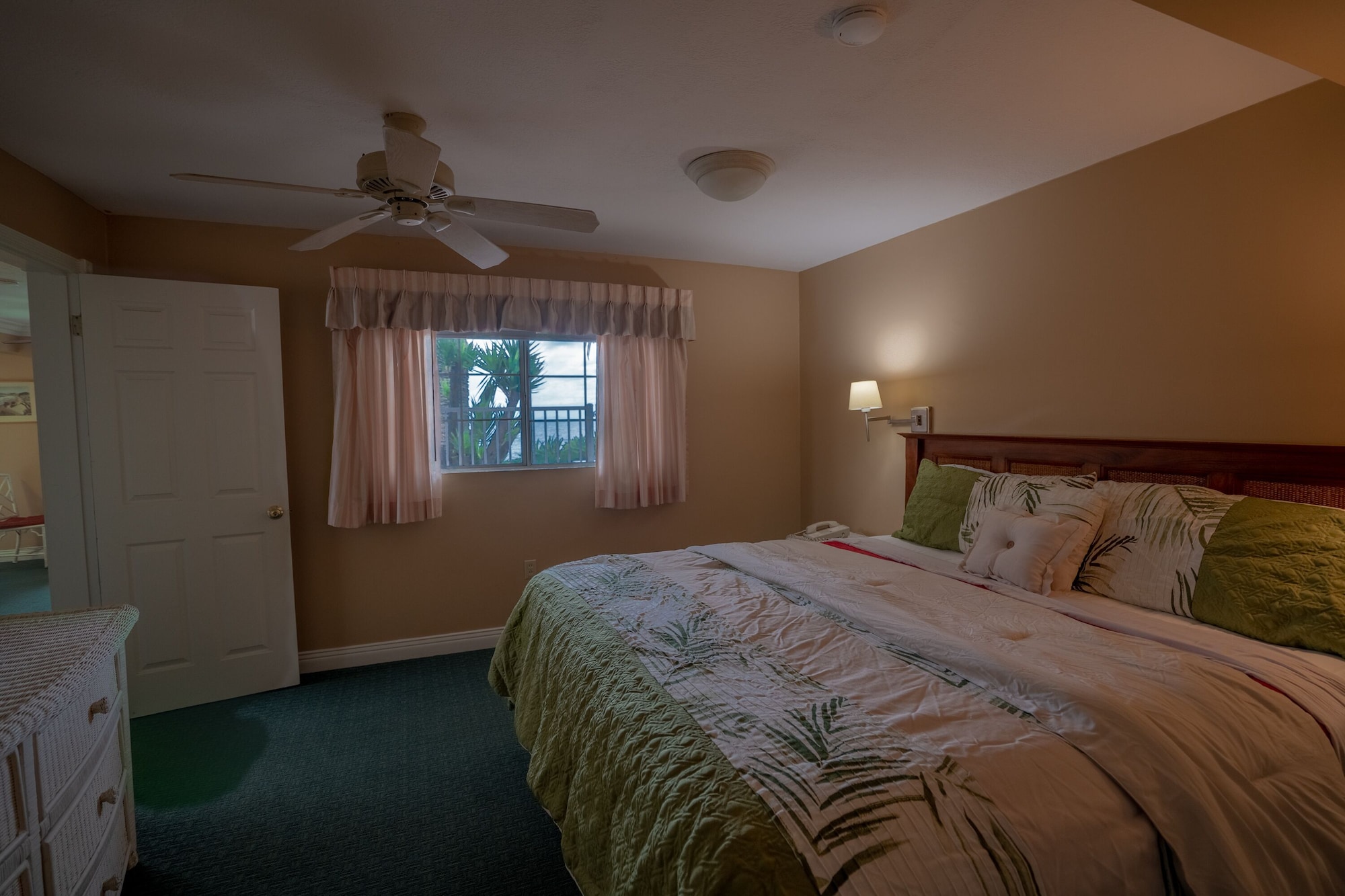 2 Rooms, Ocean, Suite, 2 King Beds, Pool Floor
