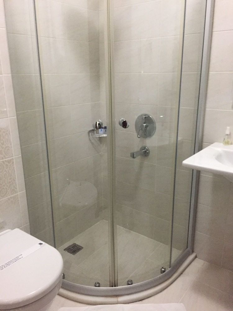 Pen Hotel 41/44