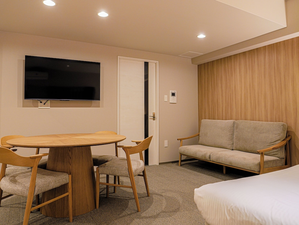 Nico Hotel 35/50